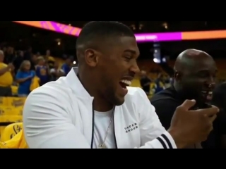 anthony joshua attends an nba golden state warriors game.