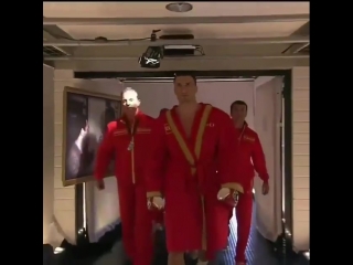 wladimir klitschko vs. samuel peter 2 - entering the ring.