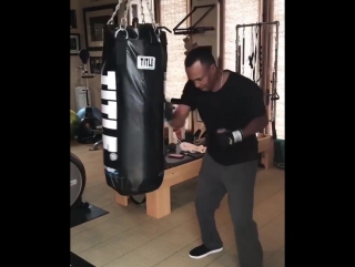 tips on how to work on the bag from sugar ray leonard.