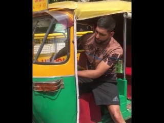 amir khan moonlights as a taxi driver in india)